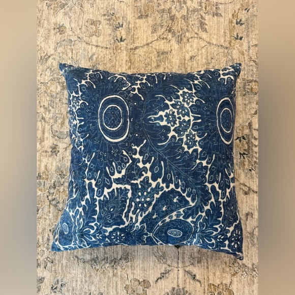 Pottery Barn Brandt Vintage Pillow Cover size 24 x 24 - Picture 2 of 7